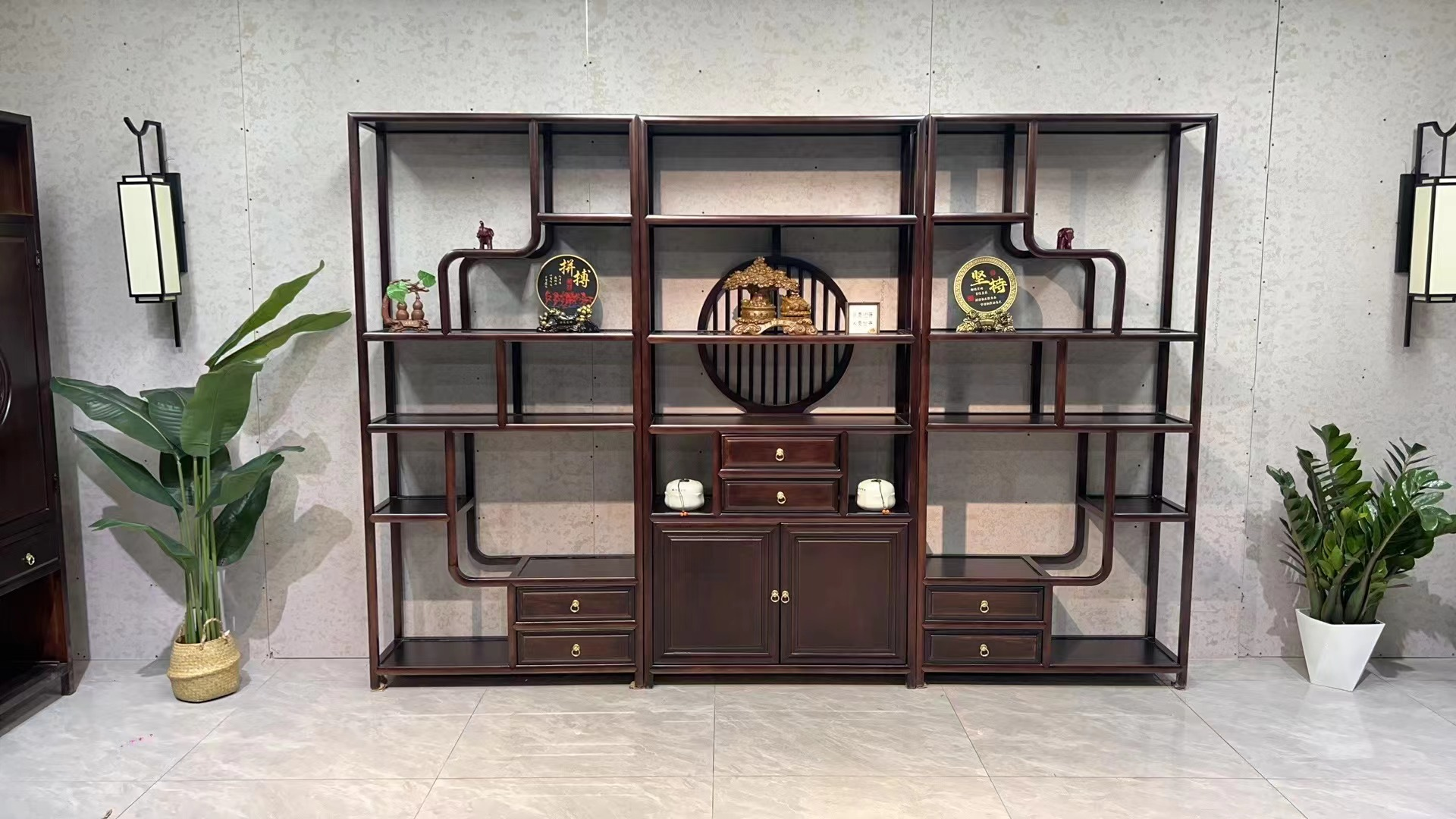 如日中升博古架