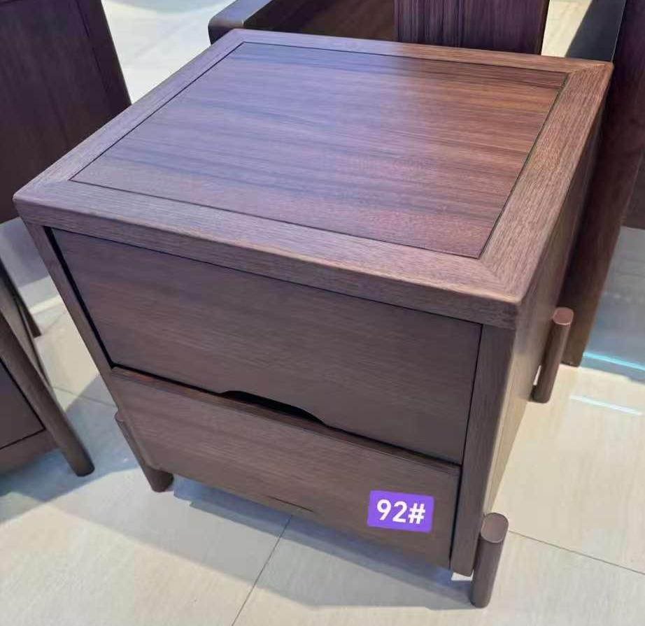 92#床头柜