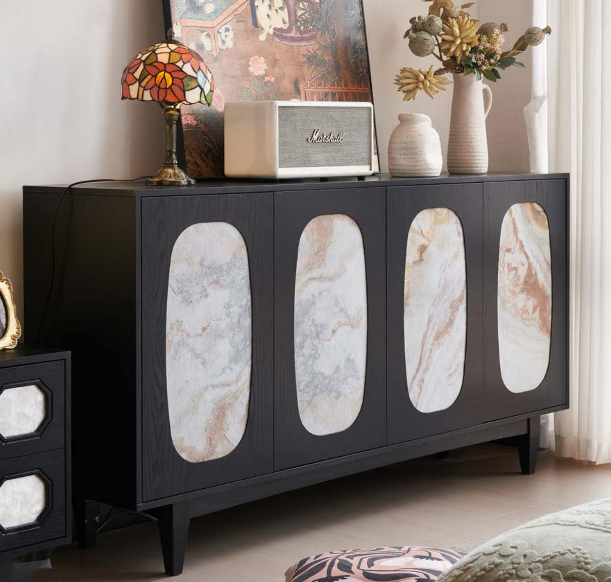 K107追光四门边柜